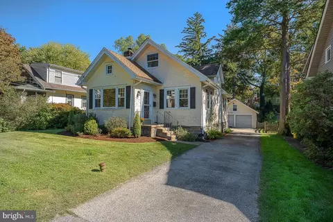 851 Beechwood Rd, Havertown, PA 19083