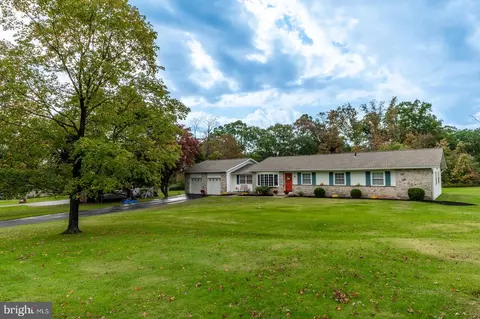 14 Acoma Ln, Collegeville, PA 19426