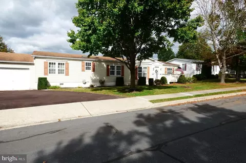 335 W 6th St, Red Hill, PA 18076