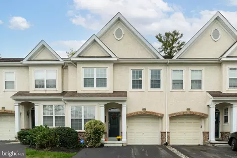 606 Rolling Hill Dr, Plymouth Meeting, PA 19462