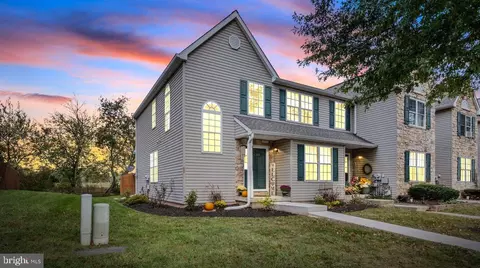 380 Deer Run Ct, Royersford, PA 19468