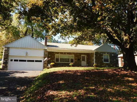 220 Limekiln Pike, Glenside, PA 19038
