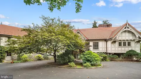 1717 Woodland Rd, Abington, PA 19001