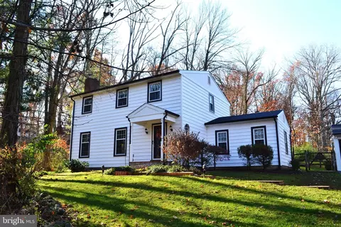14 Cemetery Ln, Schwenksville, PA 19473