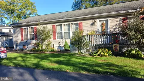 334 Cedar Dr, Green Lane, PA 18054