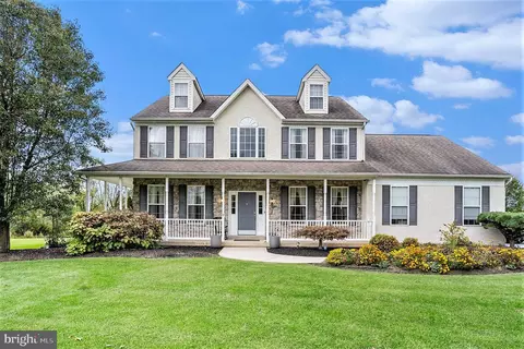309 Clover Ln, Perkiomenville, PA 18074