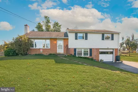 311 Willowbrook Rd, Horsham, PA 19044