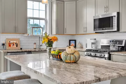 553 Berkley Pl, Harleysville, PA 19438