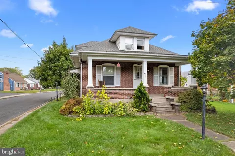 41 W Summit Ave, Telford, PA 18969