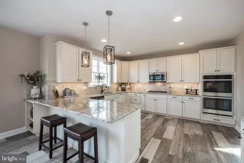 1067 Stuart Dr, Pottstown, PA 19464