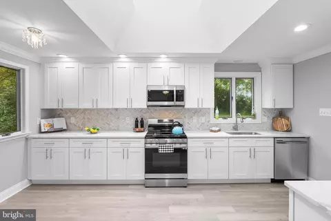132 Church Rd, Elkins Park, PA 19027