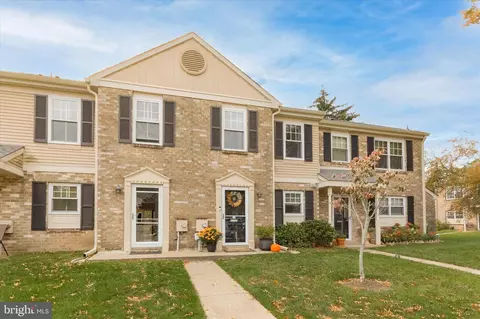 18 Winston Ct #102 U-18, Blue Bell, PA 19422