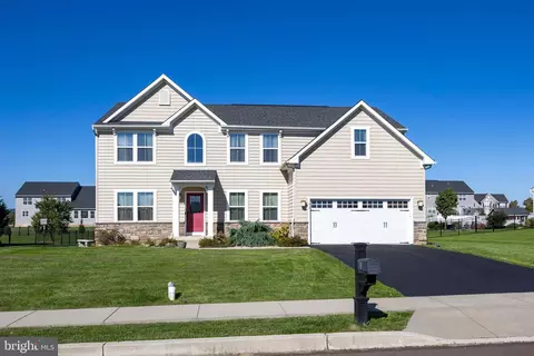 70 Fox Hollow Dr, Gilbertsville, PA 19525
