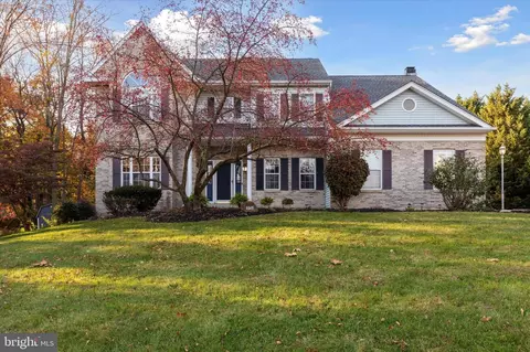 8048 Fair View Ln, Norristown, PA 19403
