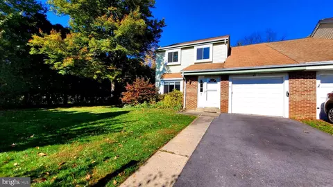 65 Greenwoods Dr, Horsham, PA 19044