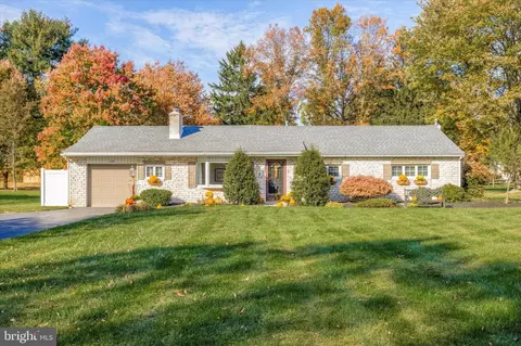 1121 W Thomas Rd, Lansdale, PA 19446
