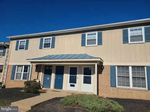 5 Derry Dr, North Wales, PA 19454