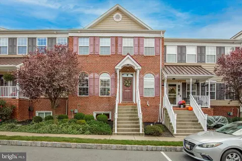 2133 Danville Dr, Pennsburg, PA 18073