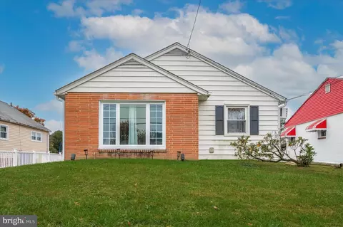 919 Wesley Ave, Huntingdon Valley, PA 19006