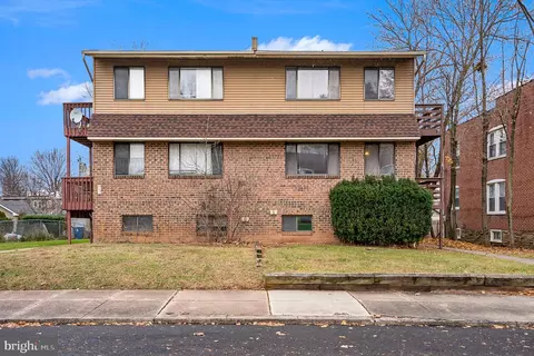 839 W 2nd St, Lansdale, PA 19446