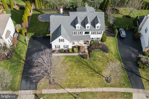 304 Regency Dr, North Wales, PA 19454