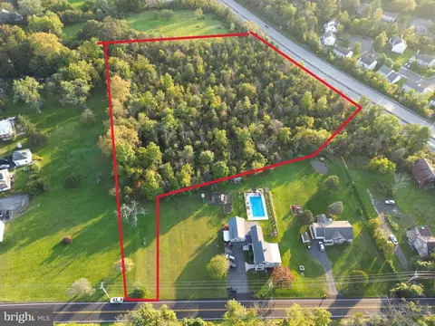 80 Pine Ford Rd, Pottstown, PA 19464