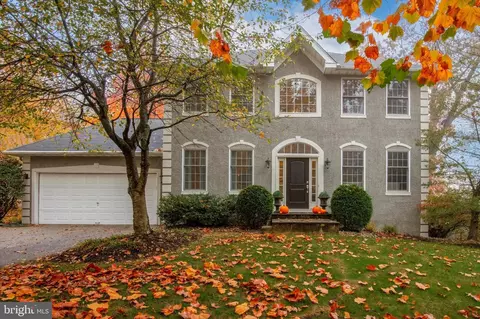 107 Chinaberry Dr, Lafayette Hill, PA 19444