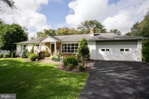 121 Sunset Dr, Lansdale, PA 19446