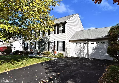 1049 Kingscote Dr, Harleysville, PA 19438
