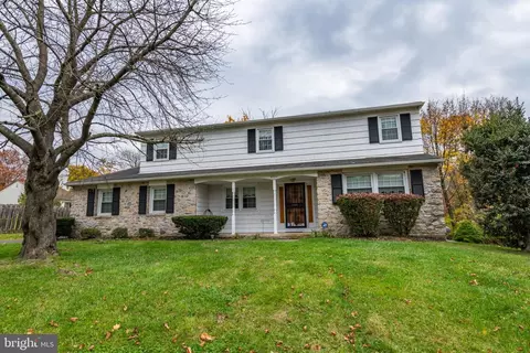 1025 Fitzwatertown Rd, Abington, PA 19001