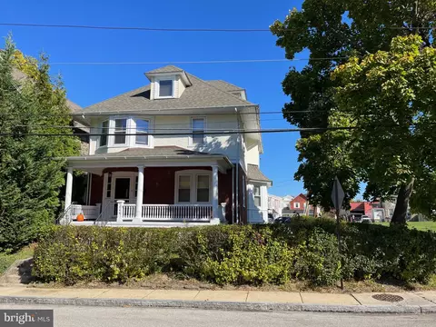 845 Summit Grove Ave, Bryn Mawr, PA 19010