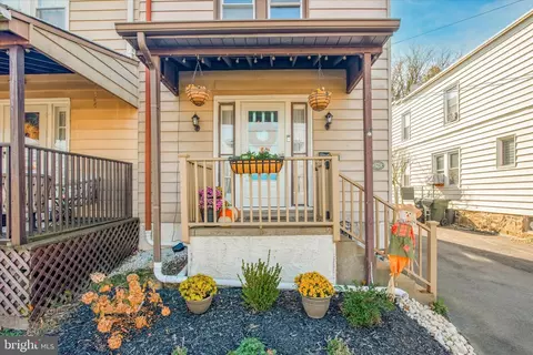 2760 Jenkintown Rd, Glenside, PA 19038