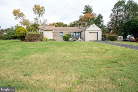8003 Hammond Rd, Cheltenham, PA 19012