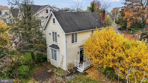 32 N Buck Ln, Haverford, PA 19041