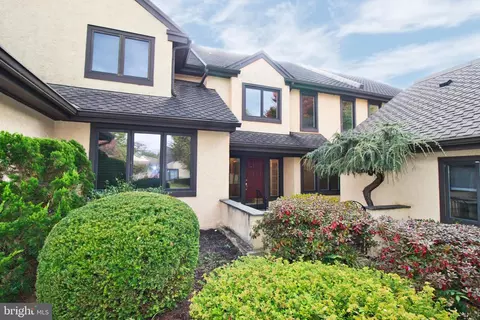 74 Splitrail Ln, Blue Bell, PA 19422