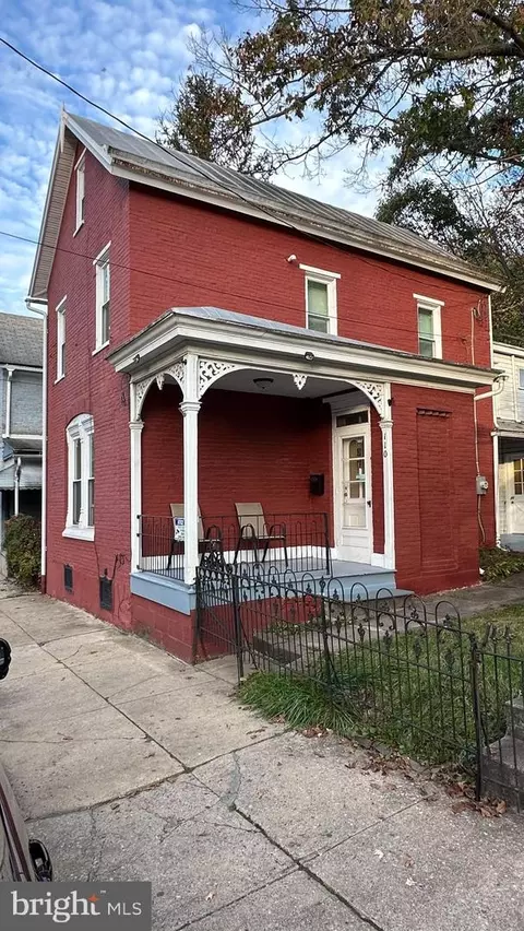 110 N York St, Pottstown, PA 19464