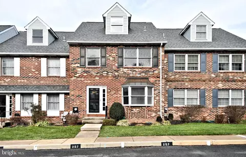 207 Militia Ct #24, Collegeville, PA 19426