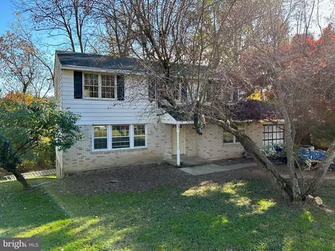 8806 Wainwright Rd, Wyndmoor, PA 19038