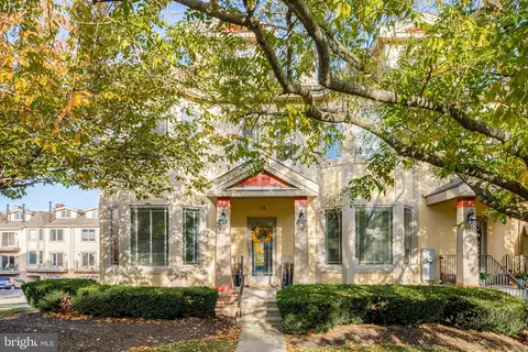 122 Cedar Ave, Conshohocken, PA 19428