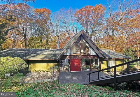 350 Danell Rd, Wayne, PA 19087