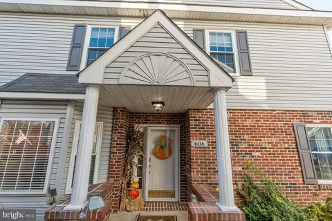 606 Truman Ct, Norristown, PA 19403
