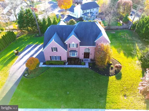 93 Schreiner Dr, North Wales, PA 19454