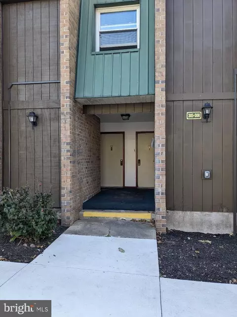 307 Meadowview Ln #307, Mont Clare, PA 19453