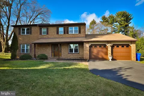 7800 Caversham Rd, Elkins Park, PA 19027