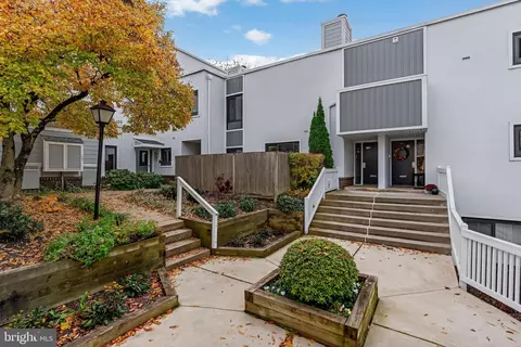 1720 Oakwood Ter #8-H, Penn Valley, PA 19072
