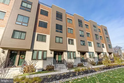706 Lakeview Ct, King Of Prussia, PA 19406