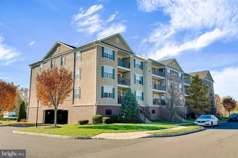 3940 Ashland Dr #348, Skippack, PA 19474