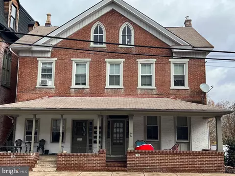 96 Main St, Schwenksville, PA 19473