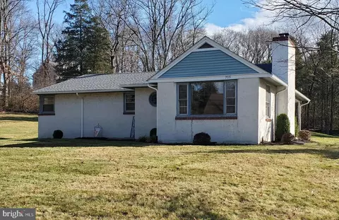205 Salford Station Rd, Perkiomenville, PA 18074