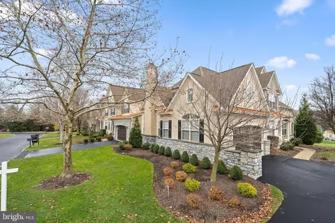 1367 Harpers Ln, Huntingdon Valley, PA 19006